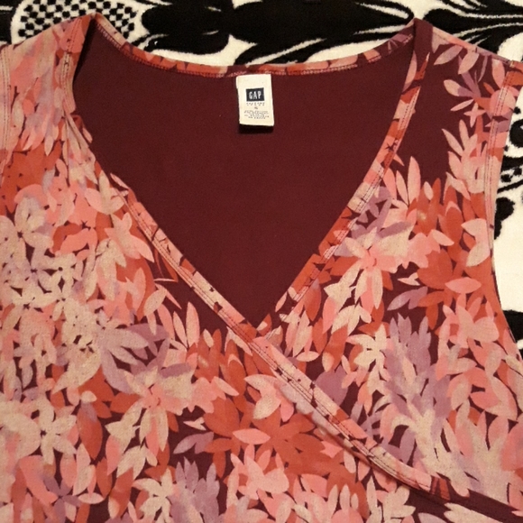 2/$18🚩 GAP Red Sleeveless Small Top - Picture 2 of 7